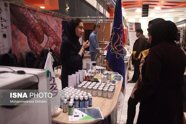 عکس تزئینی است تمرکز نمایشگاه هفته پژوهش زنجان بر «چالش معکوس» و شبکهسازی مؤثر صنعت و فناوران است