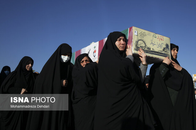 استقبال از پیکر ۱۰ «شهید» دوران دفاع مقدس - شیراز