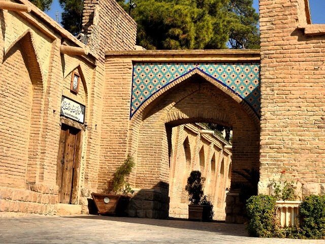 عکسها از میثم محجوبی یادگار کریم خان، جاذبه مغفول مانده شهر راز