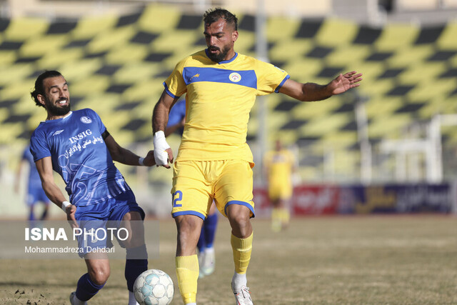 یک بزرگتر مشکل ورزشگاه شیراز را حل کند