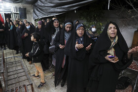 دعا و نیایش زنان در پُخت بزگترین سمنوی کشور در شیراز