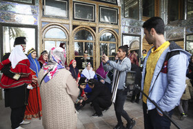 مسافران و گردشگران نوروزی در نارنجستان قوام - شیراز