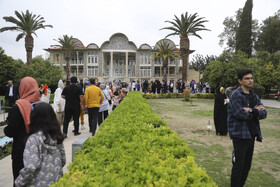 مسافران نوروز ۱۴۰۲  در مجموعه باغ گیاه شناسی ارم - شیراز 