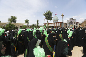 شادپیمایی خدام و زنان در روز ولادت حضرت معصومه (س) -شیراز