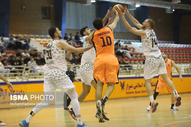 سرمربی لیموندیس شیراز: برای هماهنگی نیاز به زمان داریم