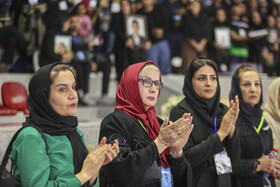 حضور مهمانان در مراسم جشن زندگی