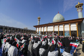 اجتماع ۱۲هزارنفری دانش آموزان در حرم مطهر شاهچراغ (ع)