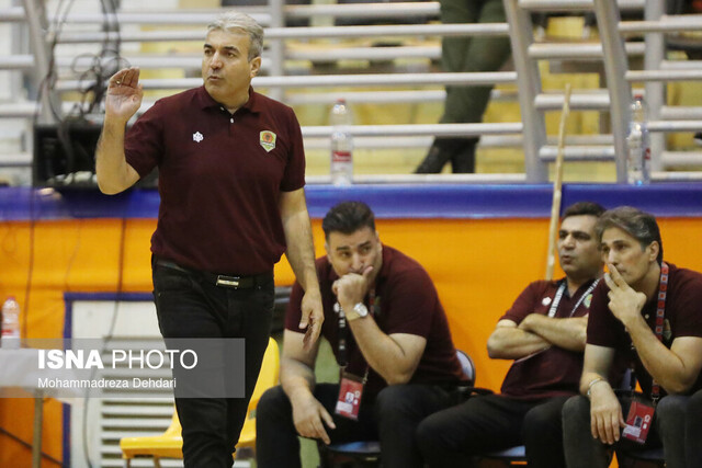 کار کردن با جوان ۱۷ ساله، هزینه دارد / سه هفته سخت در انتظارمان است