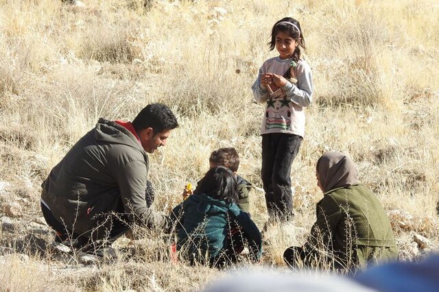 اقدام دانشآموزان فارس برای احیای جنگل دشت ارژن