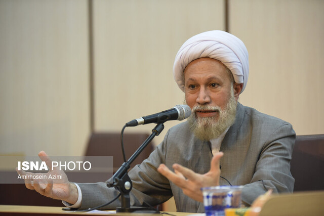 امام جمعه باید از نمایندگان مطالبهگری کند/ دانشجو باید مطالبهگر و صبور باشد