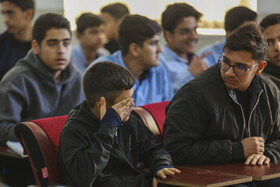 میزبانی دانش آموزان شیرازی از شهدای گمنام