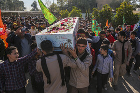 میزبانی دانش آموزان شیرازی از شهدای گمنام