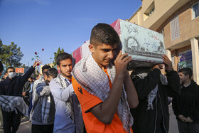 میزبانی دانش آموزان شیرازی از شهدای گمنام