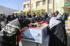 میزبانی دانش آموزان شیرازی از شهدای گمنام