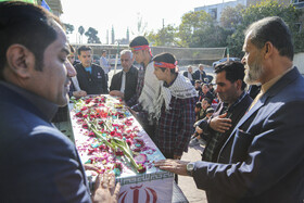 میزبانی دانش آموزان شیرازی از شهدای گمنام