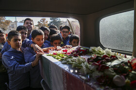 میزبانی دانش آموزان شیرازی از شهدای گمنام