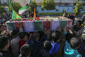 میزبانی دانش آموزان شیرازی از شهدای گمنام