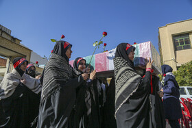 میزبانی دانش آموزان شیرازی از شهدای گمنام