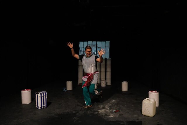 کازرون یک سالن سینما ندارد!