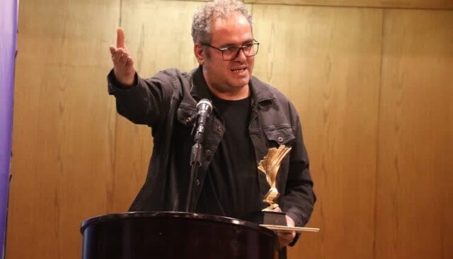 در عرصه نمایشنامهنویسی دچار بحران هستیم/انتقاد از وضعیت سالنهای تئاتر شیراز