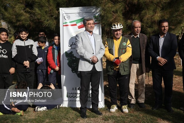 کتاب حفاظت از محیط زیست در مدارس تدریس شود