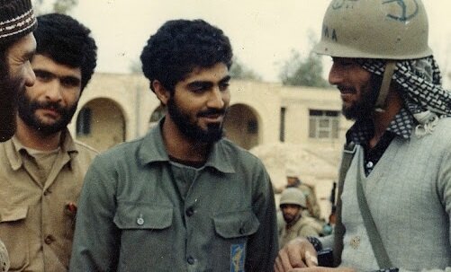 "حاج قاسم" روحیه مقاومت را به منطقه تزریق کرد / مکتب سلیمانی باید در دانشگاه تدریس شود