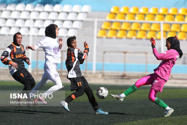 چهارمین شکست پیاپی نماینده شیراز در لیگ برتر فوتبال زنان چهارمین شکست پیاپی نماینده شیراز در لیگ برتر فوتبال زنان