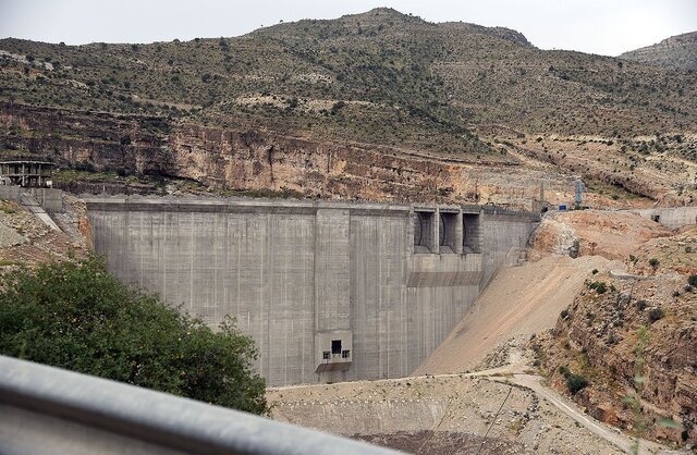 فارس بر روی ریل توسعه