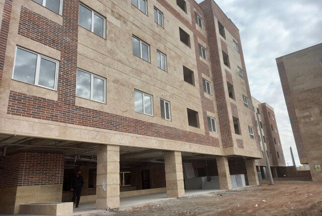 فارس بر روی ریل توسعه