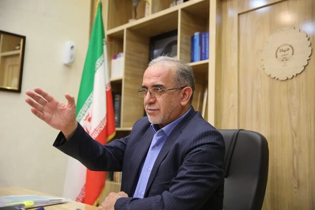 نمایندهای که وامدار ثروت دیگران باشد، حُریت خود را از دست میدهد/ با مافیای آموزش مواجه هستیم