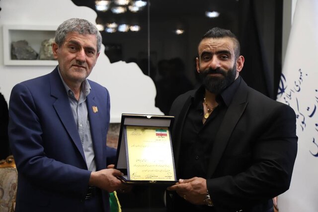 عشق به میهن در منش «هادی چوپان» مثالزدنی است/ ضرورت تدوین آییننامه حمایت از قهرمانان ملی عشق به میهن در منش «هادی چوپان» مثالزدنی است/ ضرورت تدوین آییننامه حمایت از قهرمانان ملی