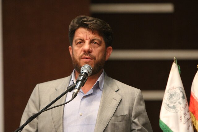 چرا قانون افزایش سالانه حقوق بازنشستگان اجرا نمیشود؟ / افزایش دستمزد کارگران در حال پیگیری است