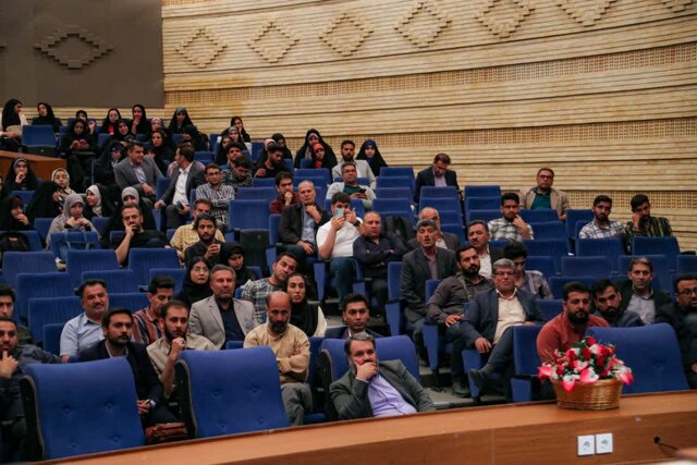 شفافیت حق مردم است/ ما وامدار هیچ شخص یا گروهی نیستیم