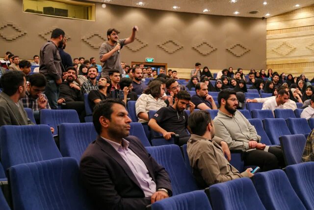 شفافیت حق مردم است/ ما وامدار هیچ شخص یا گروهی نیستیم