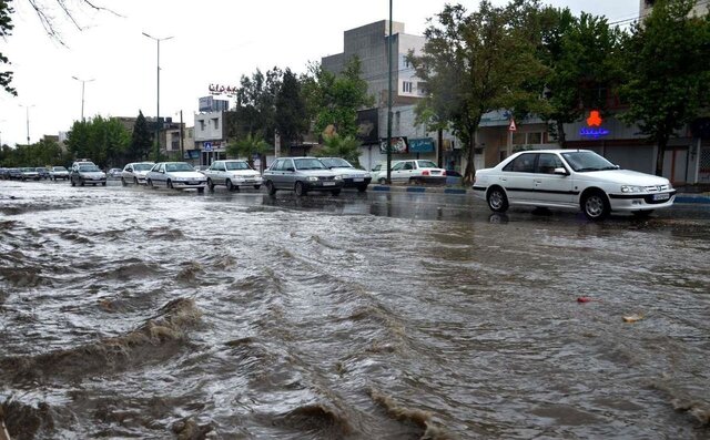 آبگرفتگی شدید در شیراز / کمک‌رسانی به چند خانوار عشایر در سپیدان