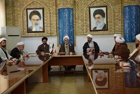 مردم به رفتار، گفتار و مشی عالمان دین توجه دارند