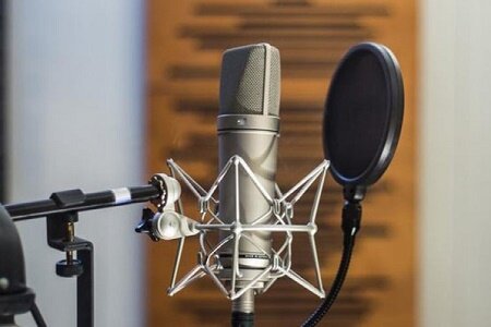 پخش صدای گزارشگران زن؛ از تلویزیون دهه ۹۰ تا پلتفرم‌های ۱۴۰۴