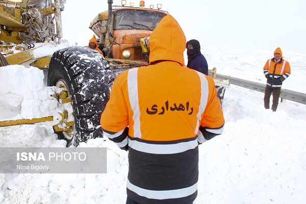 برفروبی ۱۳۴۳ کیلومتری در گیلان/ امدادرسانی به ۵۱ خودرو