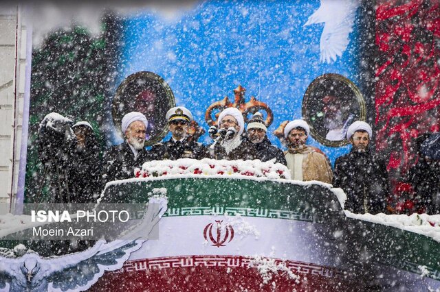 توطئه‌های دشمنان نتوانست مانع از رشد و شکوفایی نظام شود