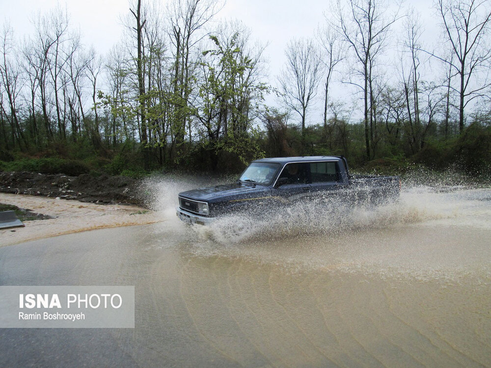انسداد راه ۱۵ روستای فارس/ ۱۱ شهرستان برفی هستند