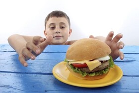 کودکان را با مواد غذایی تشویق نکنید/ لزوم پرهیز از مصرف خودسرانه ویتامین