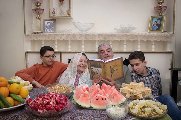 خانواده؛ محور عناصر هویتی ایران زمین/ یلدای مجازی را تبدیل به فرهنگ کنیم