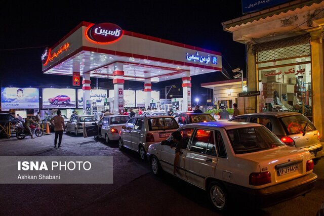 فعالیت همه جایگاه های سوخت گیلان/ ارائه بنزین یارانه ای در ۳۲ جایگاه