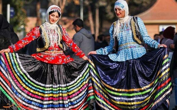درخشش لباس محلی زنان گیلان در جهان درخشش لباس محلی زنان گیلان در جهان