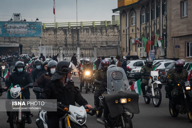 آغاز ایام الله دهه فجر با گلباران گلزار شهدای رشت