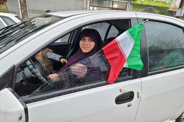 گزارش تصویری: راهپیمایی خودرویی خانوادگی ۲۲ بهمن در لنگرود