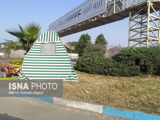 حضور پرشمار مسافران و بیتوته در پیاده روهای آستارا + تصاویر