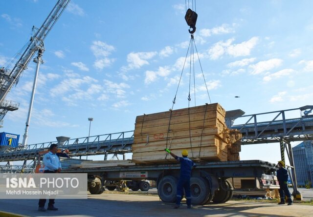 صادرات ۲۳۹ میلیون دلاری کالا از مرزهای سه گانه آستارا/ روسیه؛ در صدر صادرات و واردات