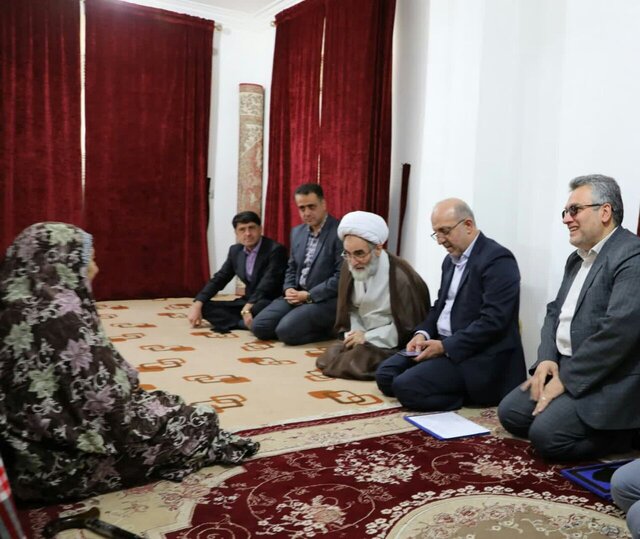 خانوادههای شهدا سند انقلاب هستند