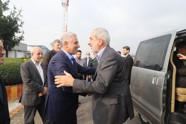 ادای احترام وزیر آموزش و پرورش به مقام شامخ شهدا